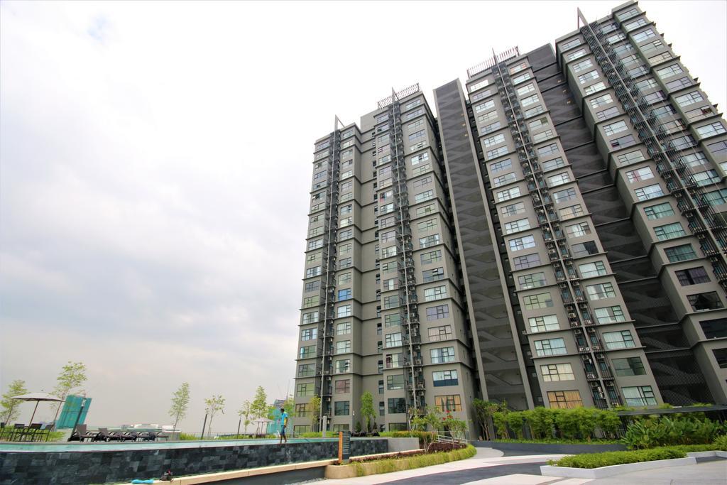 Hyve Soho Suites Cyberjaya Buitenkant foto